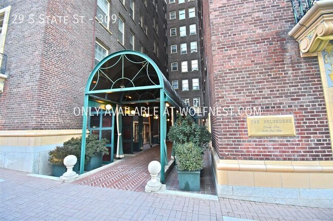 Building Photo - Remodeled Downtown Studio Condo! No Deposi...