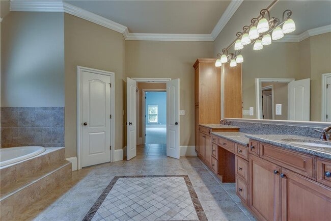 Building Photo - 3924 Sweat Creek Run NE