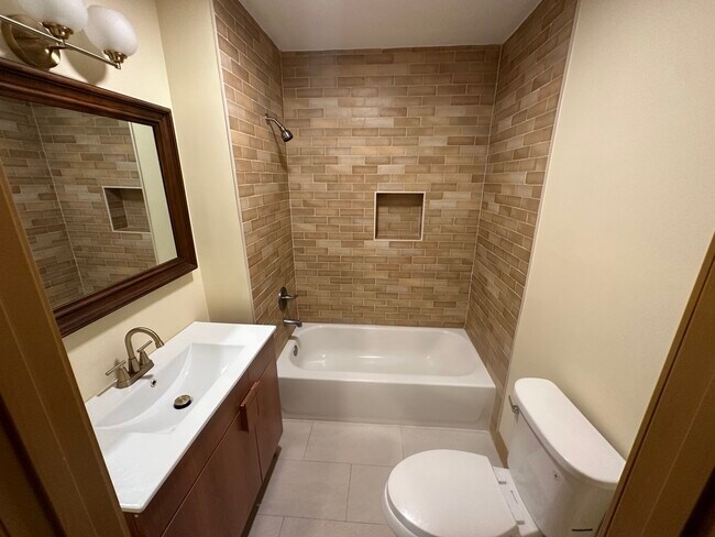 Building Photo - 5066 Rockbridge Rd SW