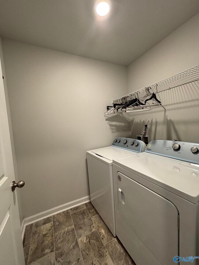 Building Photo - 172 Tobin Ln