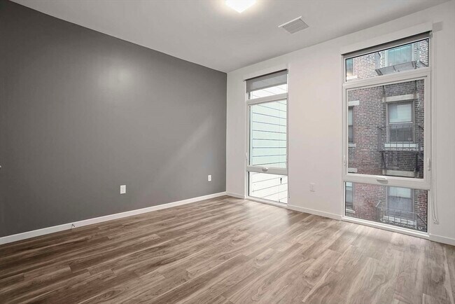 Building Photo - 839 Beacon St