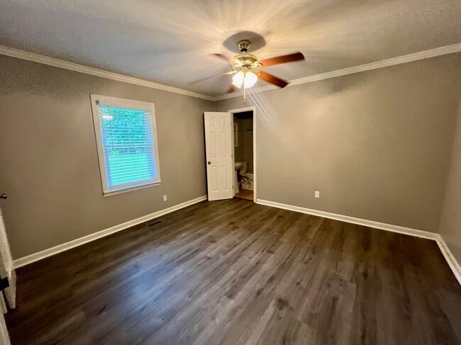 Building Photo - 2033 Univeter Rd