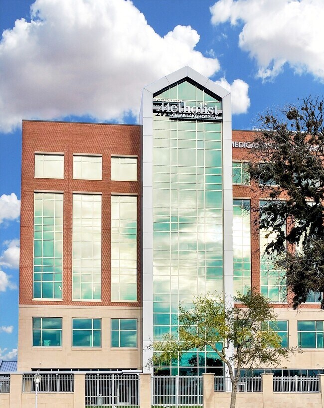 Building Photo - 1880 Saxony Ln