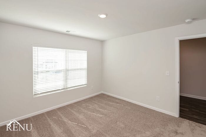 Building Photo - 243 Sundew Rd