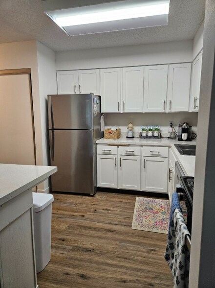 Building Photo - 6XXX Mockingbird Ln