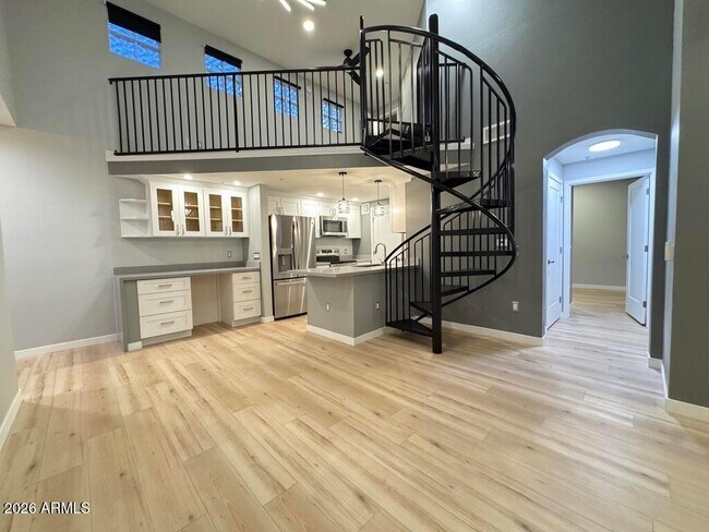 Building Photo - 1701 E Colter St