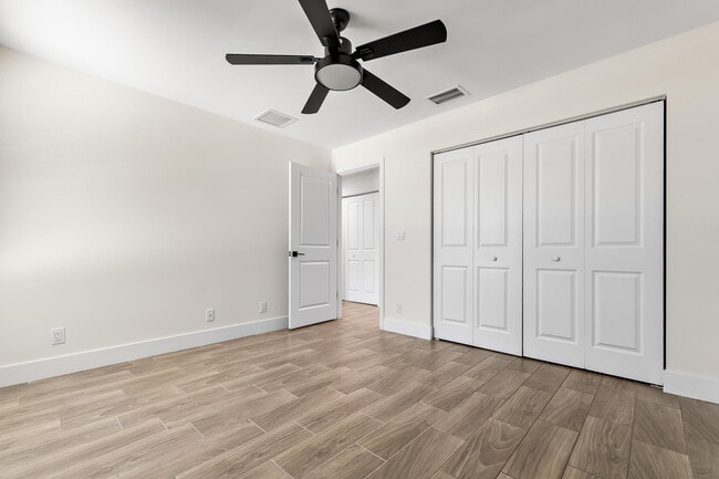 Building Photo - 3003 SE Fairmont St