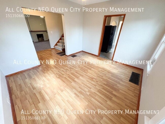 Building Photo - 22 E Siebenthaler Ave