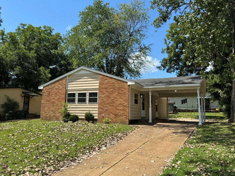 Building Photo - 4187 Falcon Dr