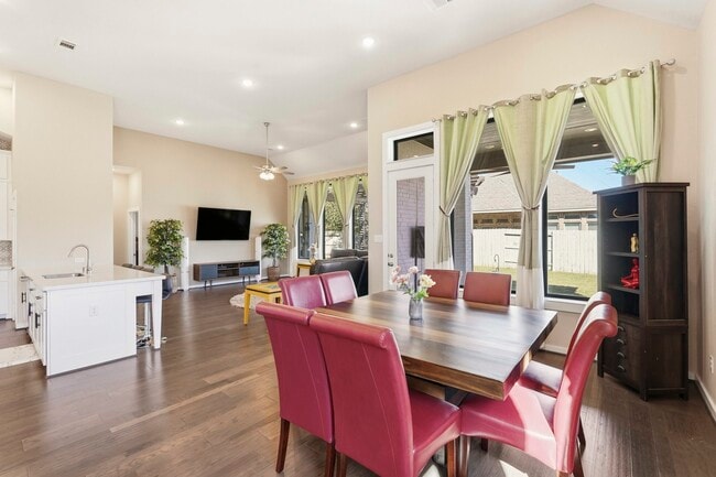 Building Photo - 2239 Plum Creek Dr