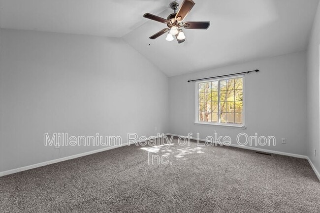 Building Photo - 420 James Cir