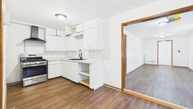 Building Photo - 4704 SW 101st Terrace