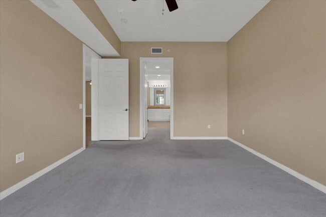 Building Photo - 5 Harbour Isle Dr E