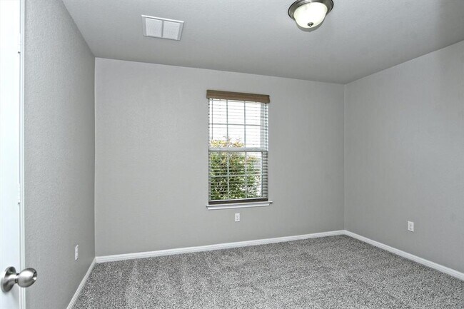 Building Photo - 201 Red Matador Ln
