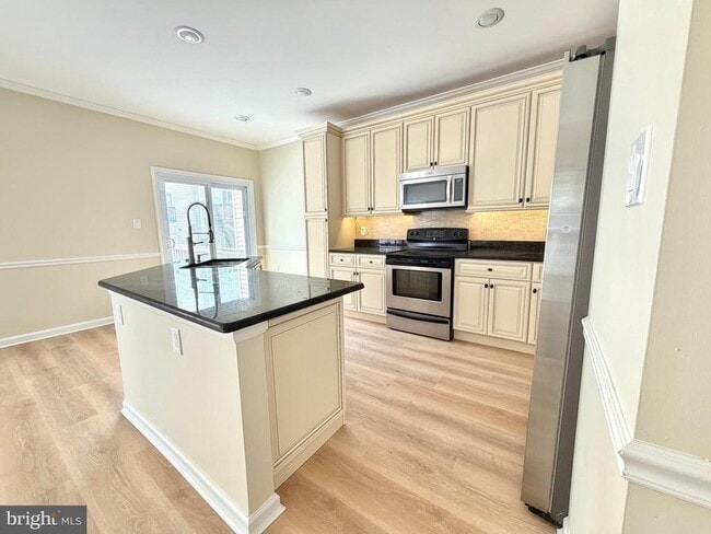 Building Photo - 47403 Darkhollow Falls Terrace