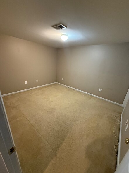 Building Photo - 144 Executive Cir