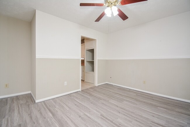 Building Photo - 21318 Park Valley Dr