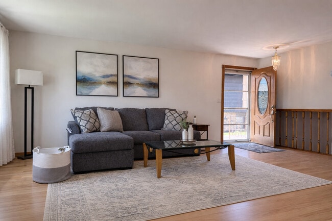 Building Photo - 6944 W 106th Pl