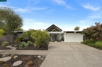 Building Photo - 8021 Shay Dr