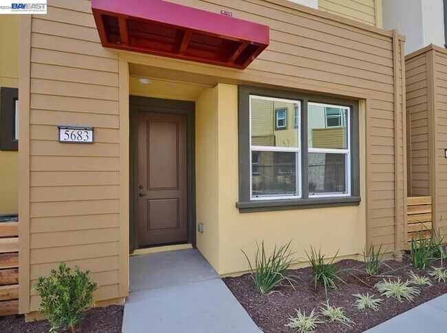 Building Photo - 5683 Melodia Cir
