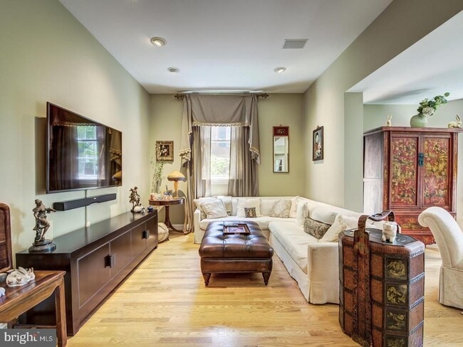 Building Photo - 3808 Cathedral Ave NW