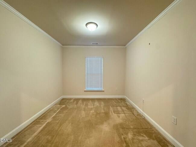 Building Photo - 2323 Bethpage Dr