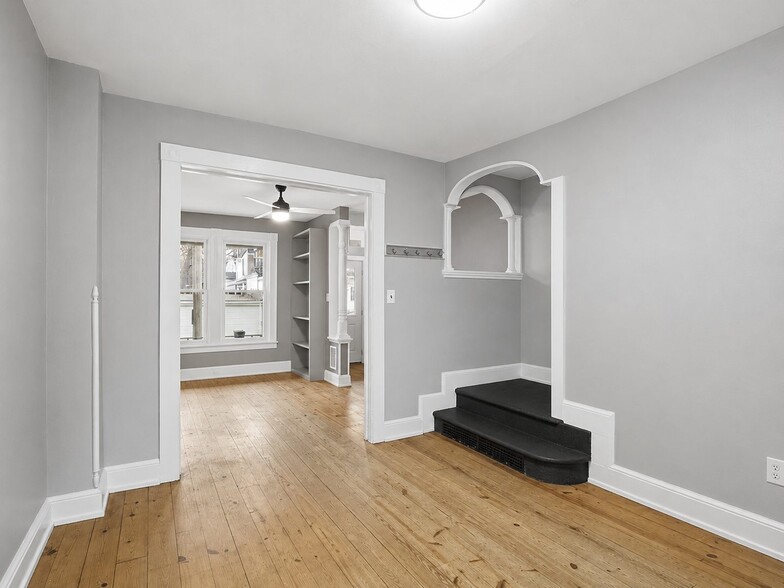 Building Photo - 529 W Frederick St