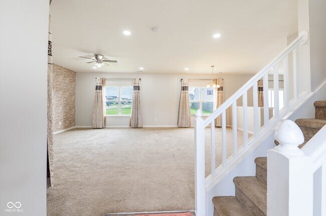Building Photo - 899 Briarstone Dr