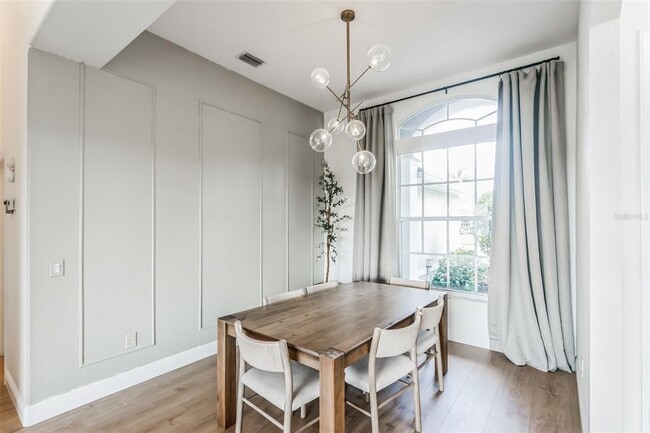 Building Photo - 2888 Phoenix Palm Terrace