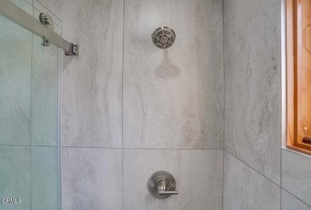 Building Photo - 130 N Ave 60