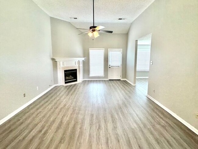 Building Photo - Now Leasing a 5-Bedroom 3 Bath Home In Oli...