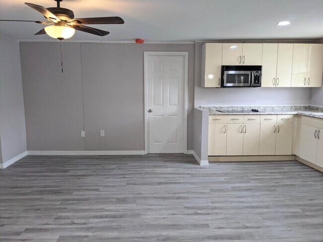 Building Photo - 206 Danley Dr