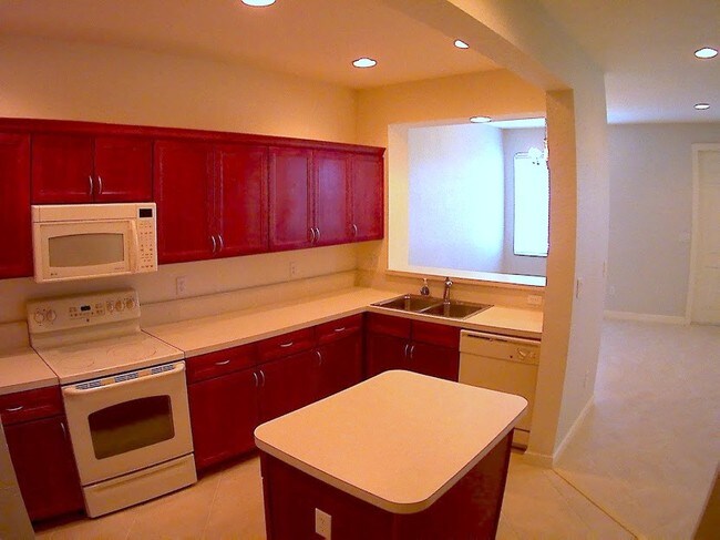 Building Photo - 880 Millbrae Ct