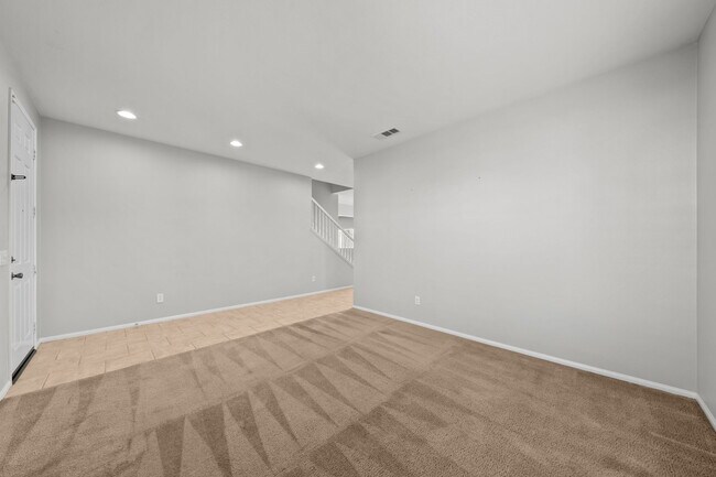 Building Photo - 34081 Clovis Way