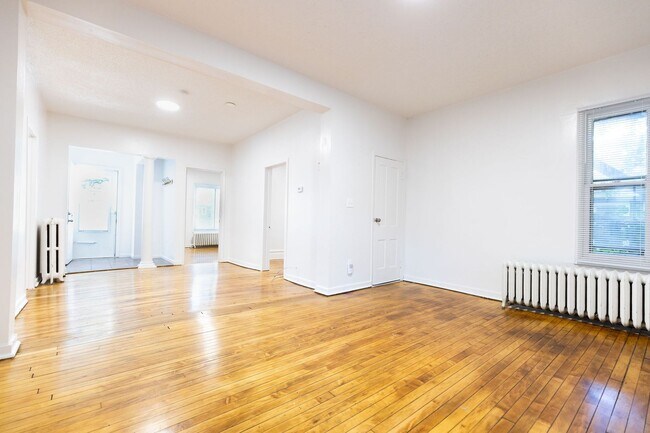 Building Photo - 1406 N 15th Ave