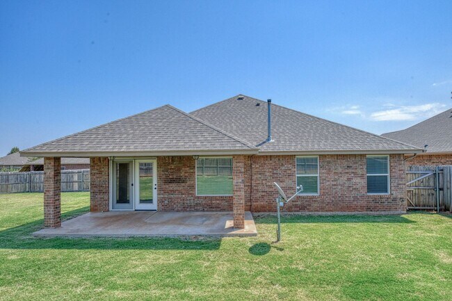 Building Photo - 11141 SW 39th Ct