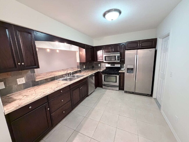 Building Photo - 2 Bedroom Lakeview Winter Haven Home Now Available for Rent!