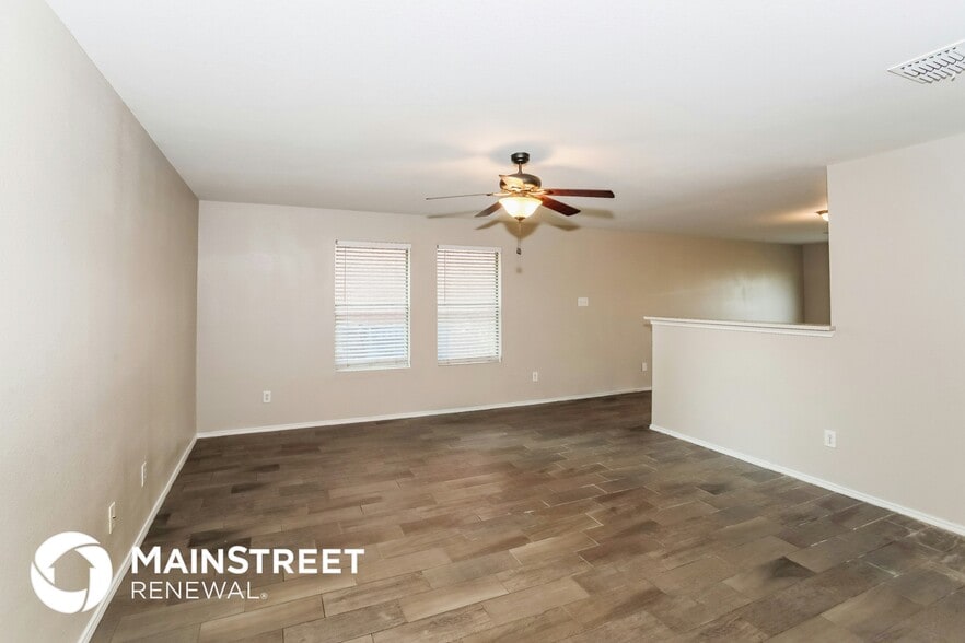 Building Photo - 1111 Antoinette Dr