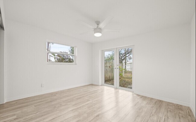 Building Photo - Home For Rent in Clearwater Manor!