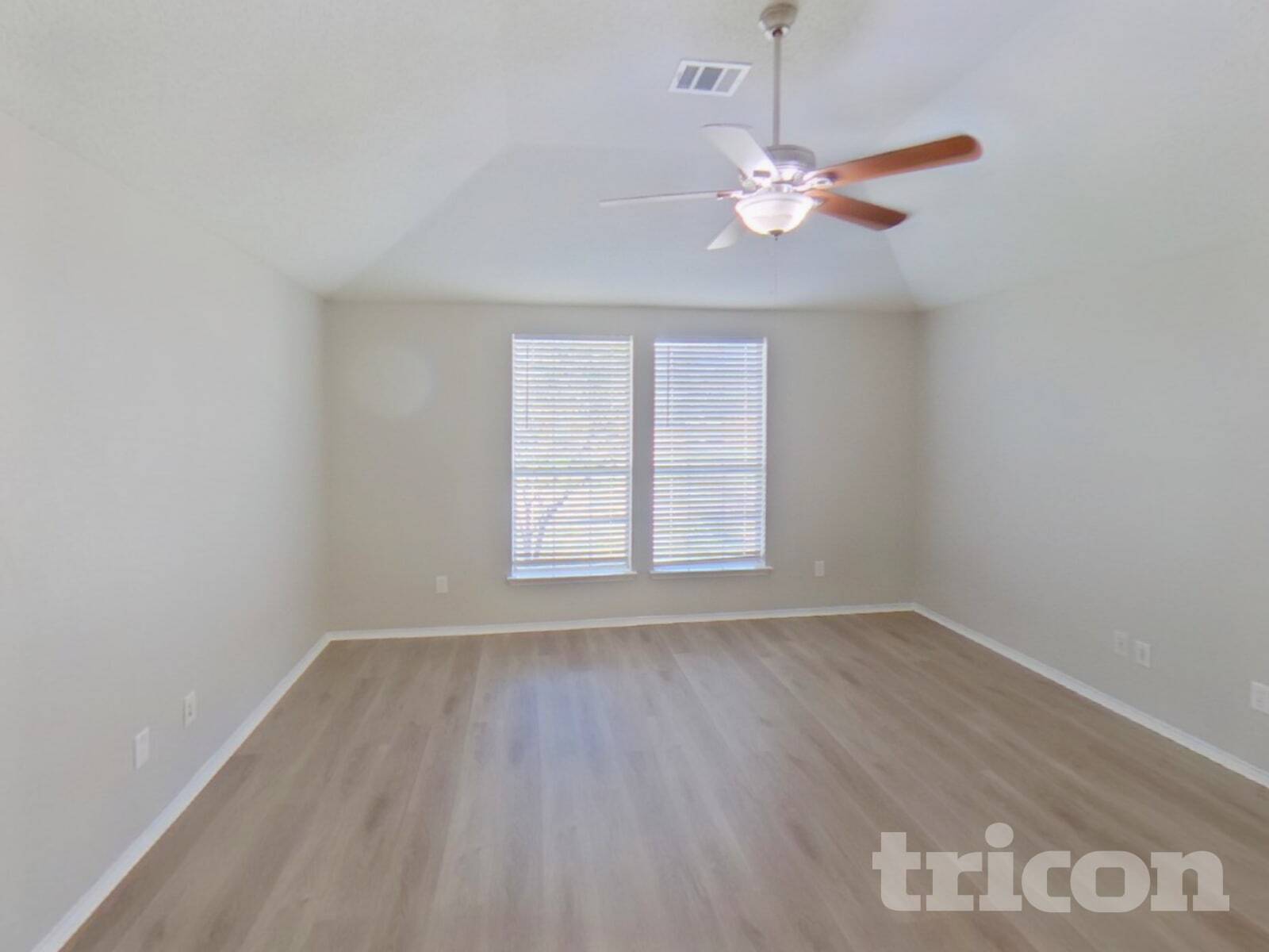 Building Photo - 421 Rowdy Dr