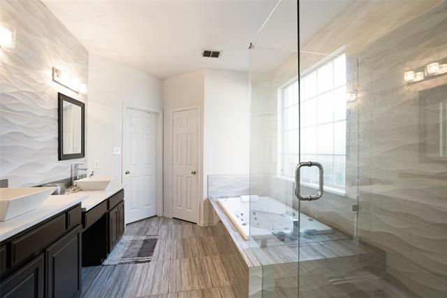Building Photo - 1403 Greenbriar Dr