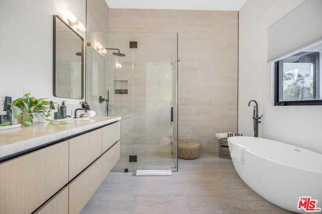 Building Photo - 3101 Belden Dr