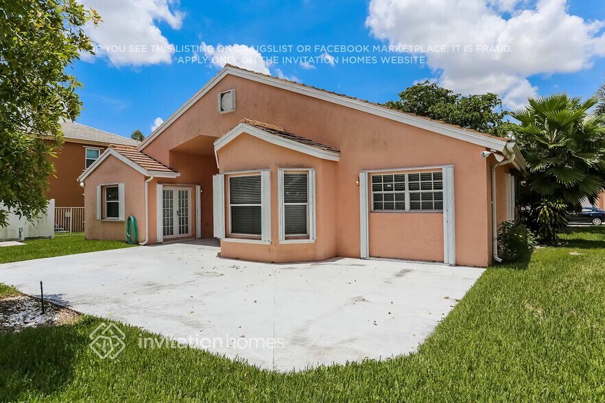 Building Photo - 576 NW 48th Ave