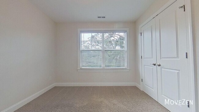 Building Photo - 10101 Belville Oaks Ln