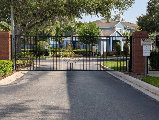 Building Photo - Spacious 2 Bed, 2.5 Bath Townhome in Gated...