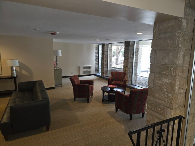 Building Photo - 400 Thames Pkwy