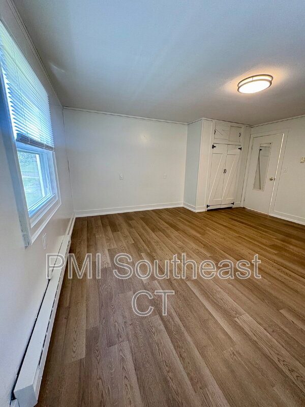 Building Photo - 226 Pequot Ave