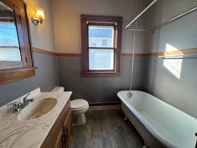 Building Photo - Huge 4 bedroom House with large garage