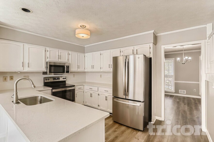 Building Photo - 4809 Glenwhite Dr