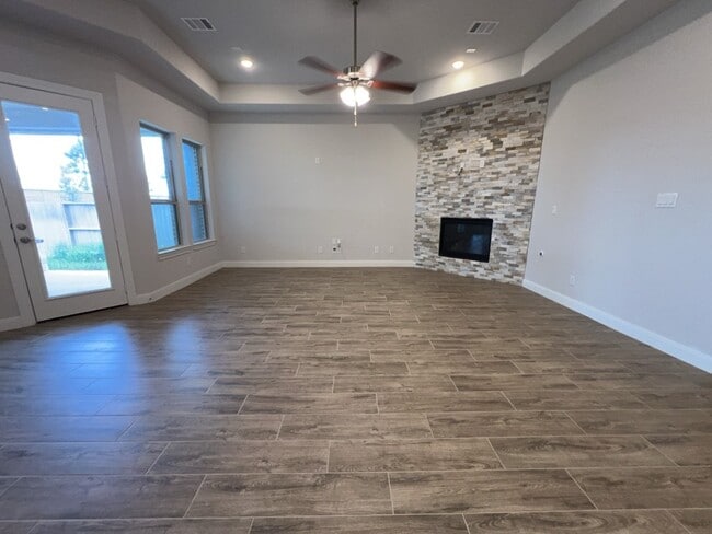 Building Photo - 5714 Caracara St